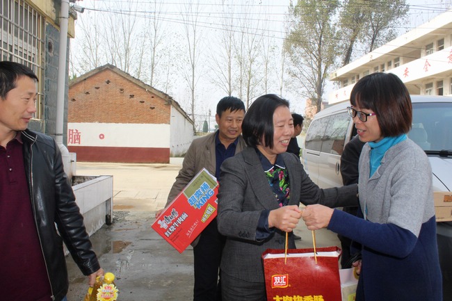 人口老龄化_周口地区人口